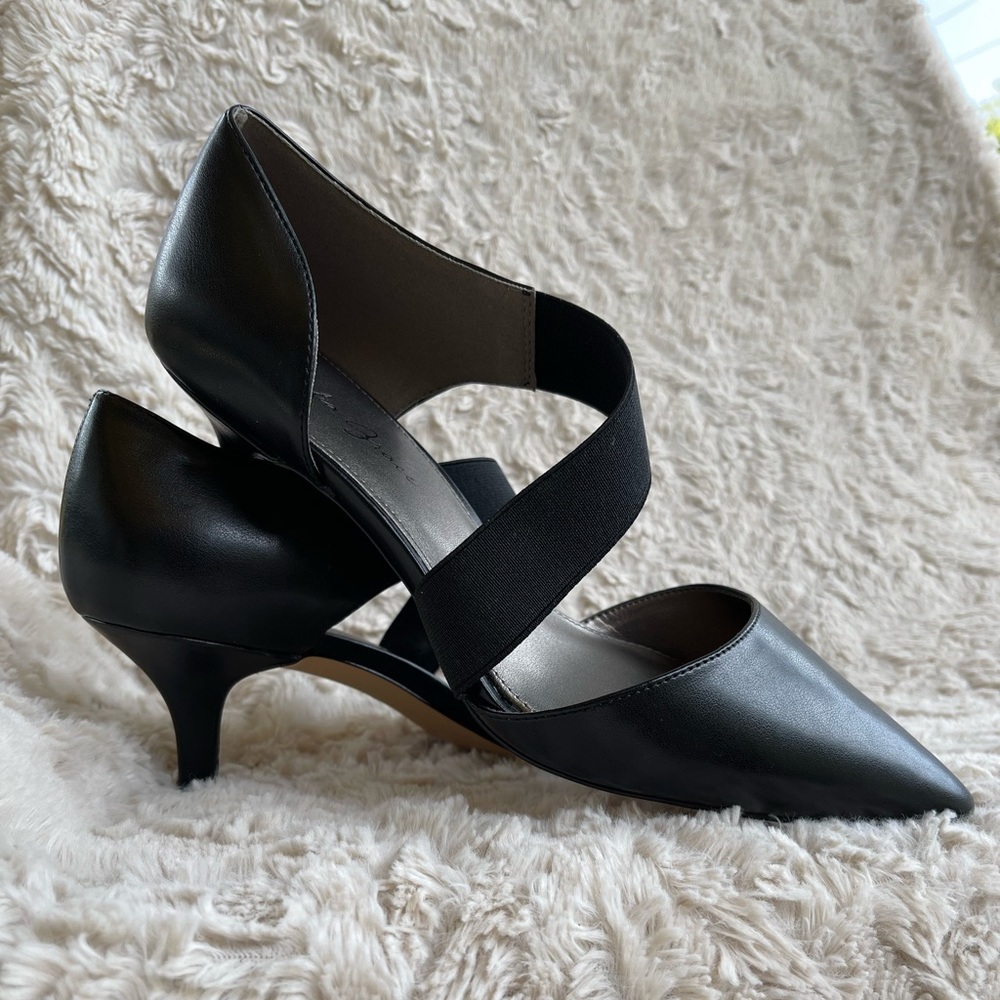 Amelia Grace Demeny Pump